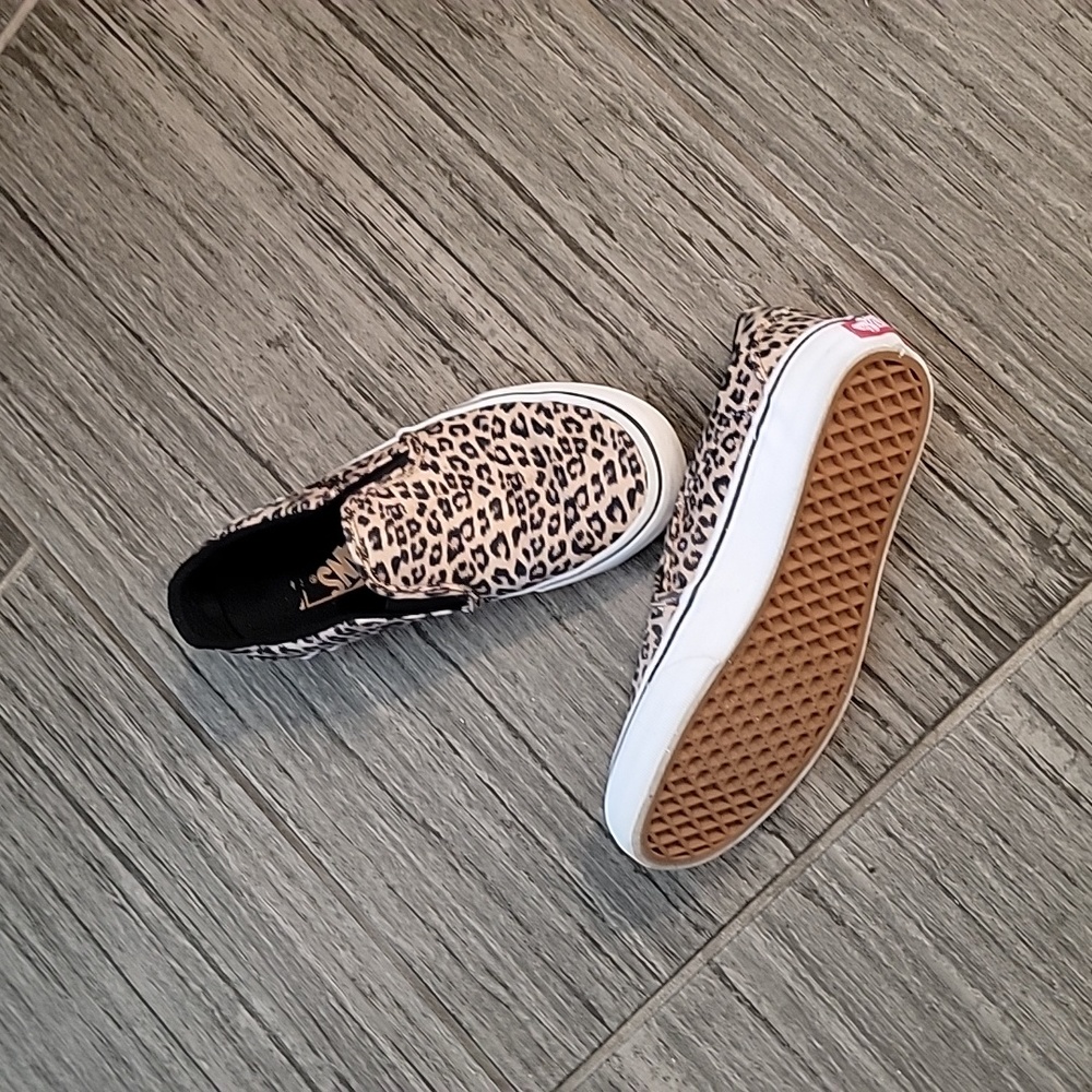 Leopard print Vans